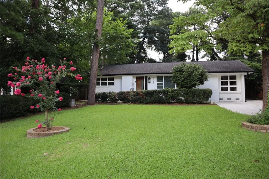 3 bedroom, 3 bathroom, 2,490 sq ft single family residence for sale at 1988 Brewer Boulevard, Atlanta, GA 30310 — photo 2