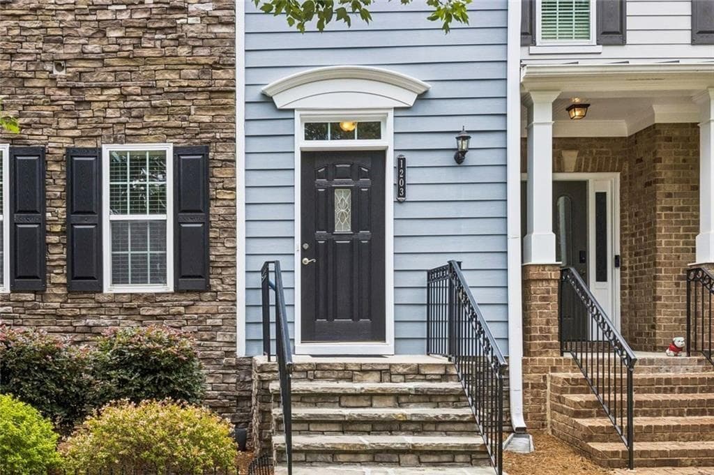 2 bedroom, 3 bathroom, 1,820 sq ft townhouse for sale at 1203 Park Pass Way, Suwanee, GA 30024 — photo 2