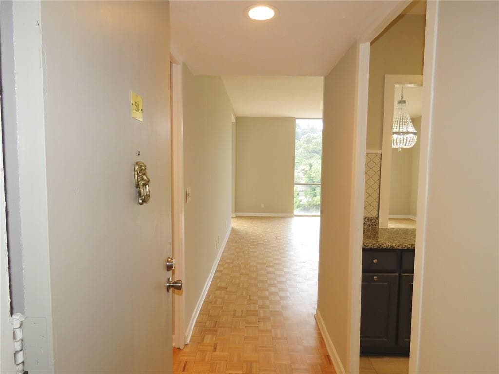 2 bedroom, 1 bathroom, 1,150 sq ft condominium for sale at 130 26th Street 511, Atlanta, GA 30309 — photo 2