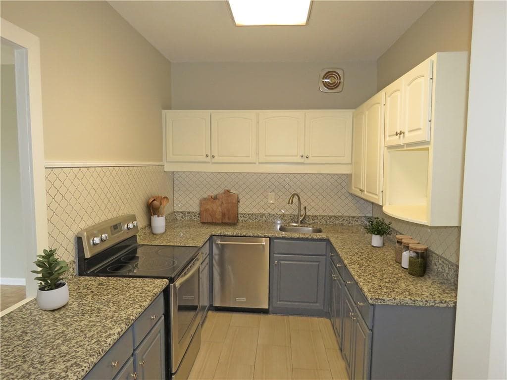 2 bedroom, 1 bathroom, 1,150 sq ft condominium for sale at 130 26th Street 511, Atlanta, GA 30309 — photo 3