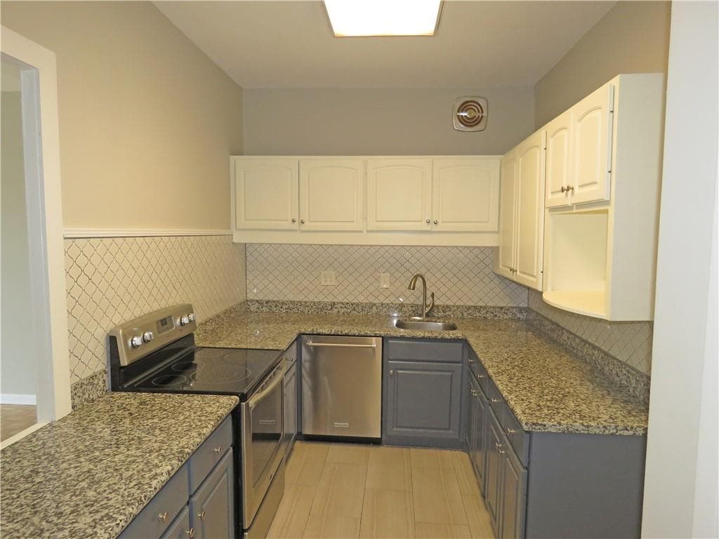 2 bedroom, 1 bathroom, 1,150 sq ft condominium for sale at 130 26th Street 511, Atlanta, GA 30309 — photo 4