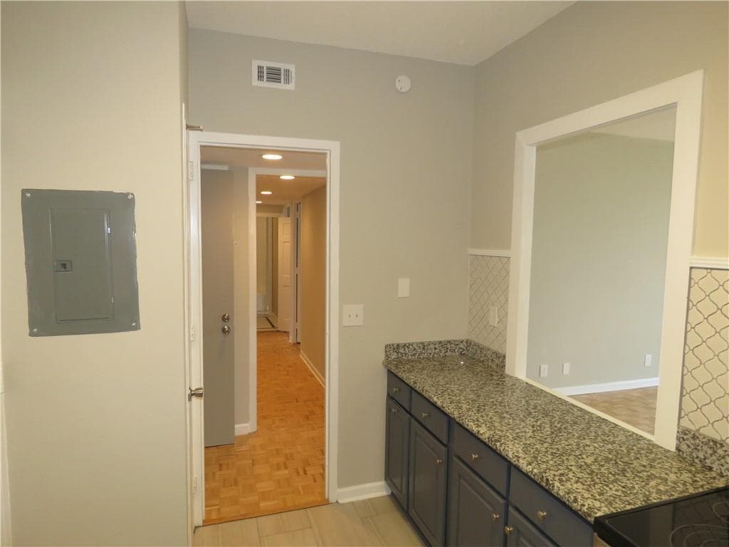 2 bedroom, 1 bathroom, 1,150 sq ft condominium for sale at 130 26th Street 511, Atlanta, GA 30309 — photo 6