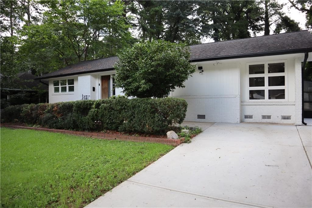 3 bedroom, 3 bathroom, 2,490 sq ft single family residence for sale at 1988 Brewer Boulevard, Atlanta, GA 30310
