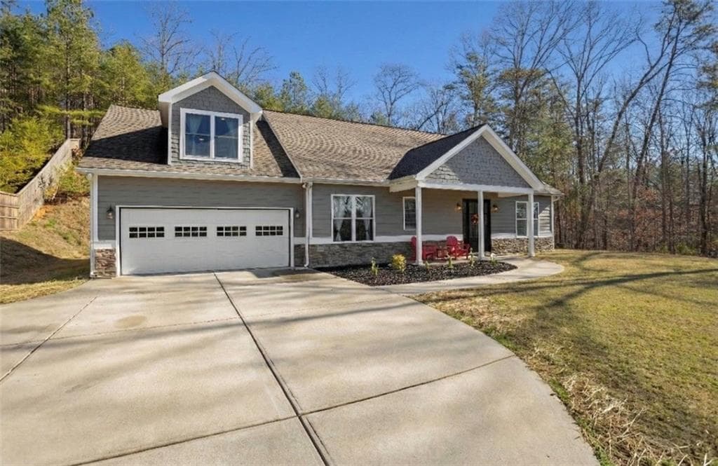 4 bedroom, 2 bathroom, 2,538 sq ft single family residence for sale at 108 Madison Court, Jasper, GA 30143 — photo 2