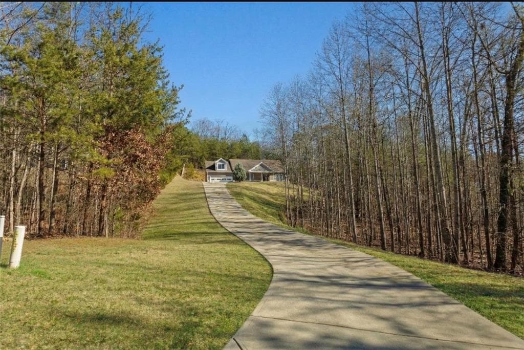 4 bedroom, 2 bathroom, 2,538 sq ft single family residence for sale at 108 Madison Court, Jasper, GA 30143 — photo 3