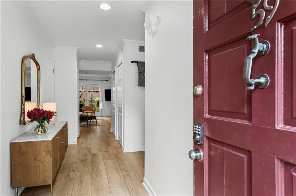 2 bedroom, 3 bathroom, 1,588 sq ft townhouse under contract at 59 Ivy Trail, Atlanta, GA 30342 — photo 2