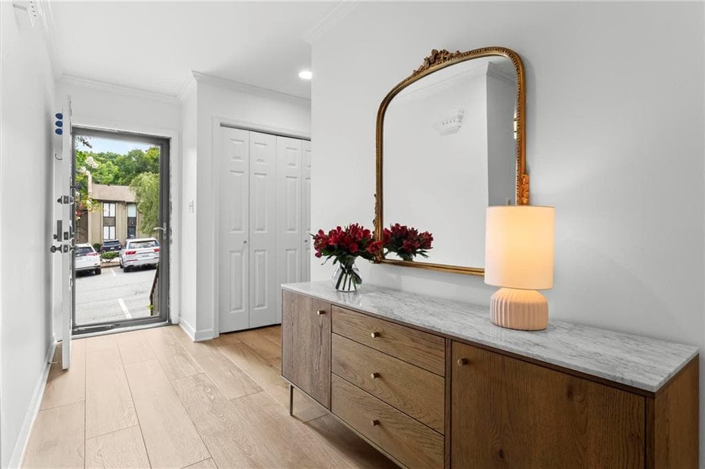 2 bedroom, 3 bathroom, 1,588 sq ft townhouse under contract at 59 Ivy Trail, Atlanta, GA 30342 — photo 3