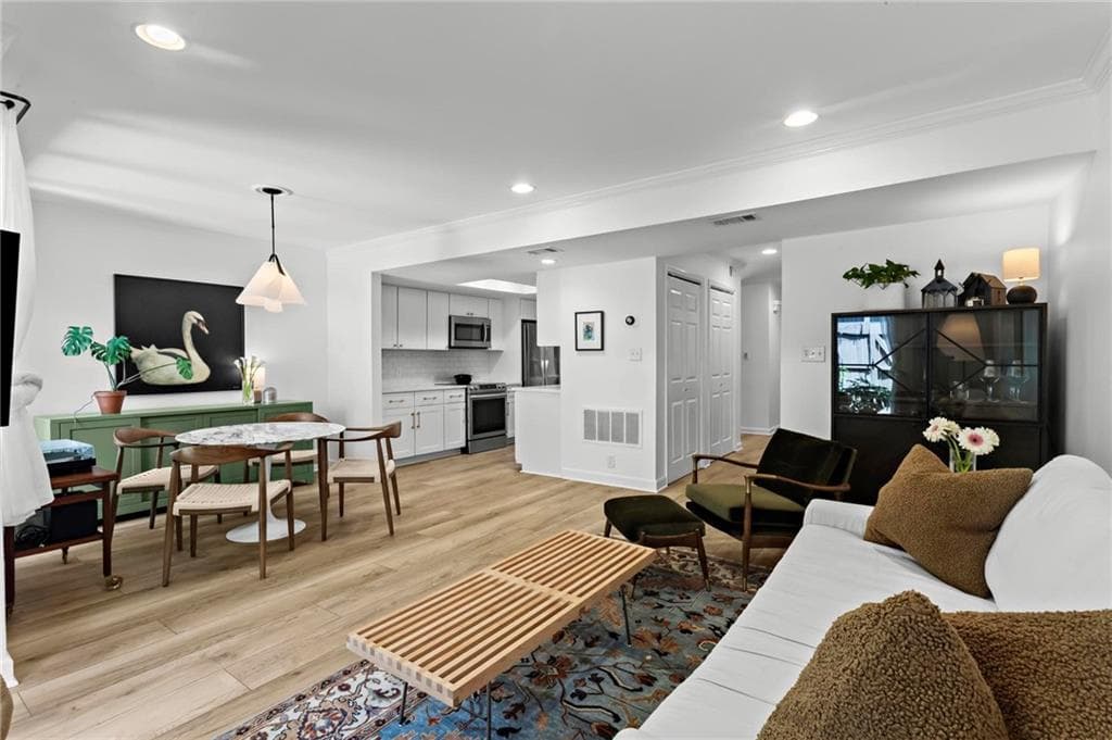 2 bedroom, 3 bathroom, 1,588 sq ft townhouse under contract at 59 Ivy Trail, Atlanta, GA 30342 — photo 6