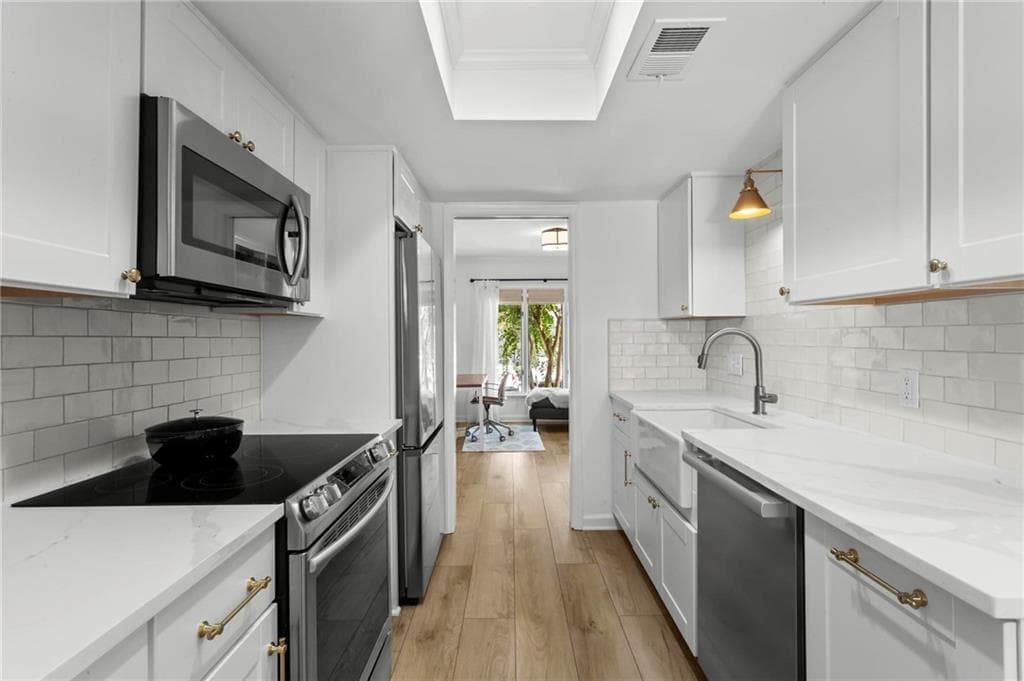 2 bedroom, 3 bathroom, 1,588 sq ft townhouse under contract at 59 Ivy Trail, Atlanta, GA 30342 — photo 10