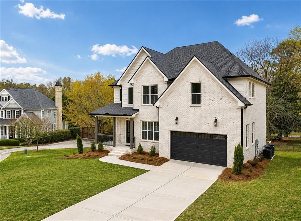 6 bedroom, 5 bathroom, 3,952 sq ft single family residence for sale at 318 Vinings Walk, Gainesville, GA 30501 — photo 2