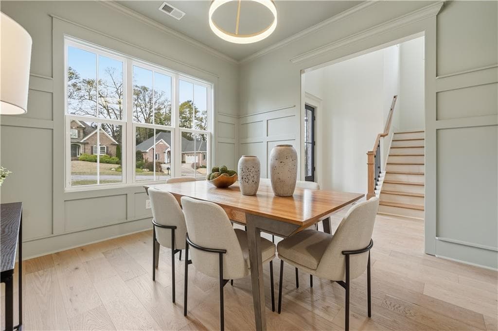 6 bedroom, 5 bathroom, 3,952 sq ft single family residence for sale at 318 Vinings Walk, Gainesville, GA 30501 — photo 7