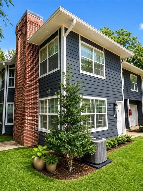 3 bedroom, 3 bathroom, 1,536 sq ft townhouse for rent at 1006 Heathmoor Court, Norcross, GA 30093 for $2,000 a month — photo 2