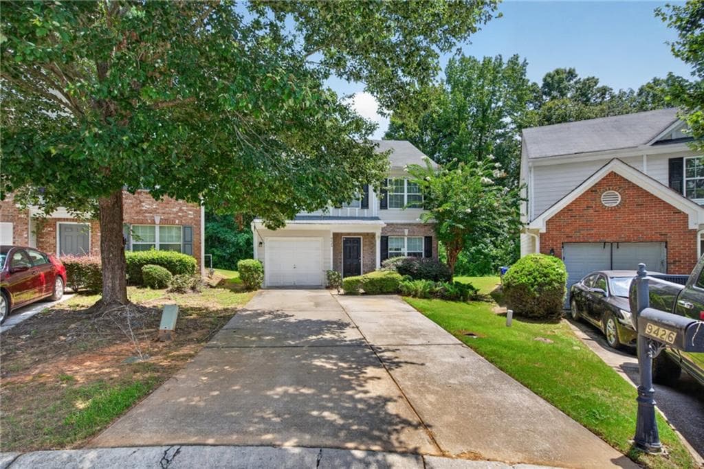 3 bedroom, 3 bathroom, 1,739 sq ft single family residence for sale at 9426 Lakeview Road, Union City, GA 30291 — photo 2