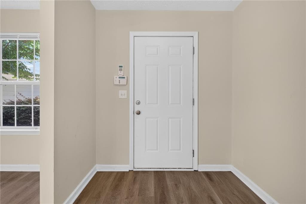 3 bedroom, 3 bathroom, 1,739 sq ft single family residence for sale at 9426 Lakeview Road, Union City, GA 30291 — photo 4