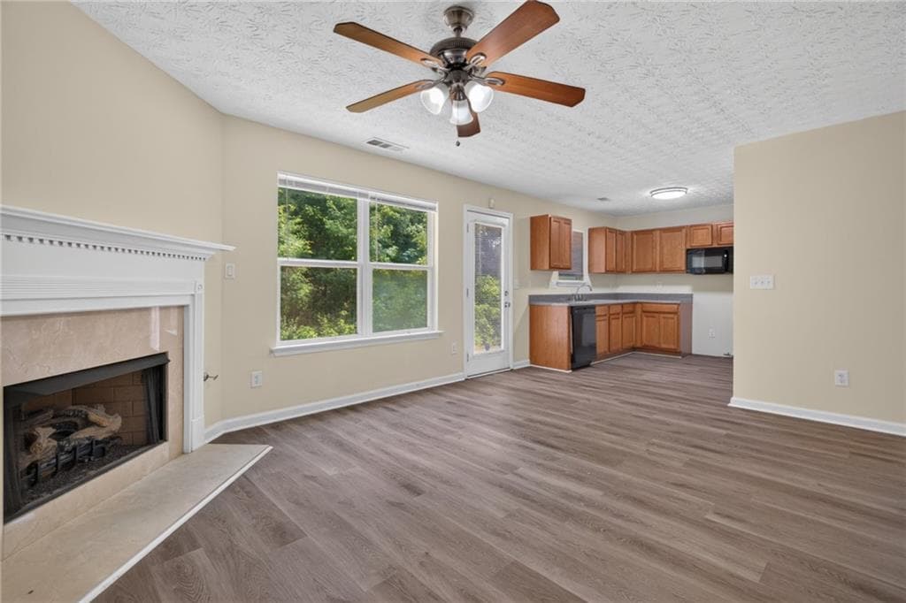 3 bedroom, 3 bathroom, 1,739 sq ft single family residence for sale at 9426 Lakeview Road, Union City, GA 30291 — photo 10