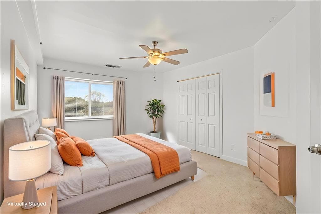 2 bedroom, 2 bathroom, 1,160 sq ft condominium for sale at 1501 Clairmont Road 827, Decatur, GA 30033 — photo 4