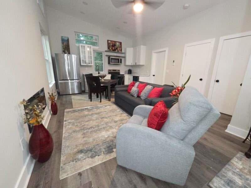 2 bedroom, 1 bathroom single family residence for rent at 5634 Simpson Avenue, Union City, GA 30291 for $1,750 a month — photo 2
