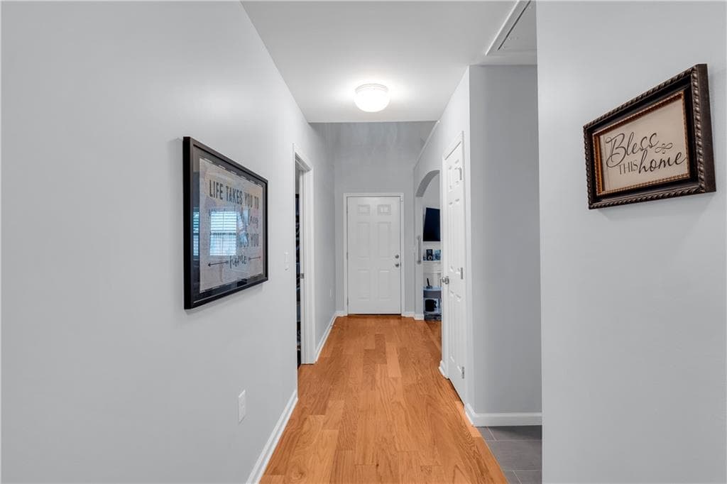 3 bedroom, 2 bathroom, 1,334 sq ft townhouse for sale at 1541 Burnstone Drive, Stone Mountain, GA 30088 — photo 3