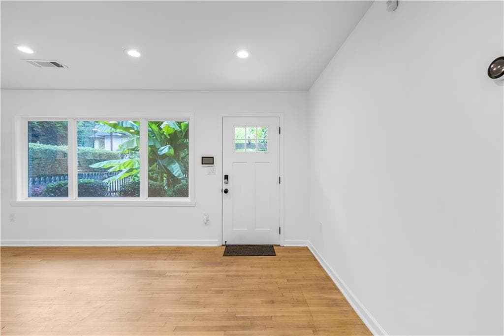 4 bedroom, 2 bathroom, 1,274 sq ft single family residence for rent at 844 Deckner Avenue, Atlanta, GA 30310 for $2,650 a month — photo 4