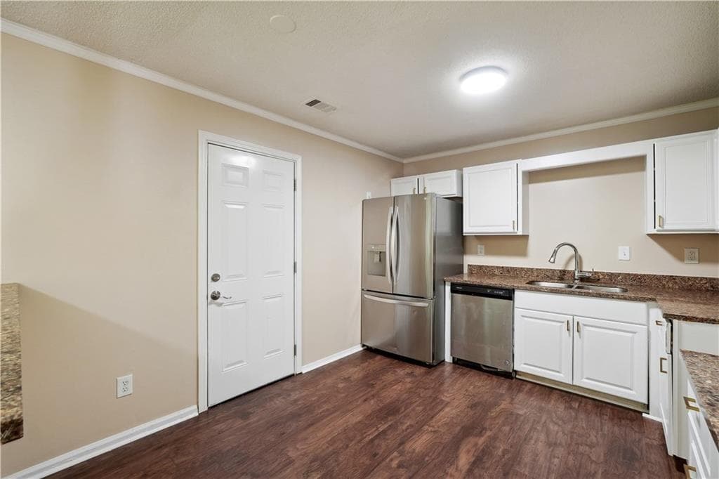 3 bedroom, 3 bathroom, 1,450 sq ft single family residence for sale at 6223 Marbut Farms Lane, Lithonia, GA 30058 — photo 8