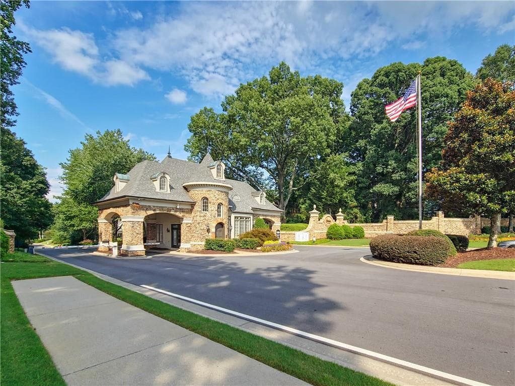 5 bedroom, 5 bathroom, 6,242 sq ft single family residence for rent at 7335 Craigleith Drive, Duluth, GA 30097 for $4,200 a month — photo 2