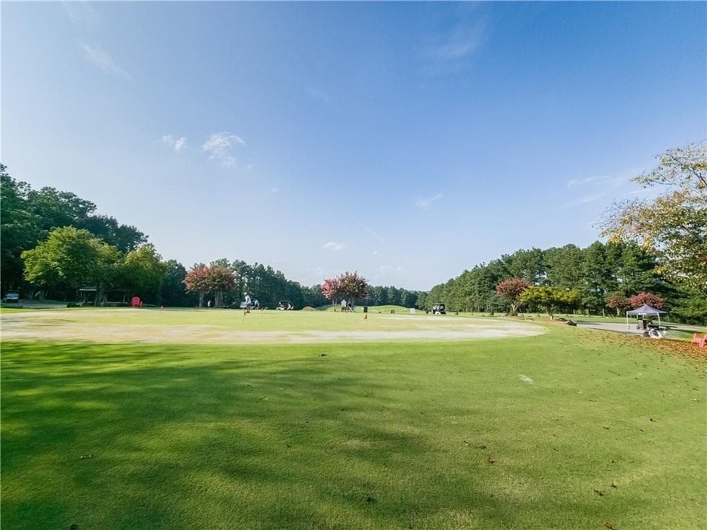 5 bedroom, 5 bathroom, 6,242 sq ft single family residence for rent at 7335 Craigleith Drive, Duluth, GA 30097 for $4,200 a month — photo 4