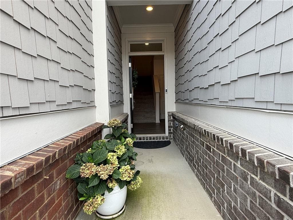 3 bedroom, 3 bathroom, 1,949 sq ft townhouse for sale at 3046 Stockholm Way, Suwanee, GA 30024 — photo 2