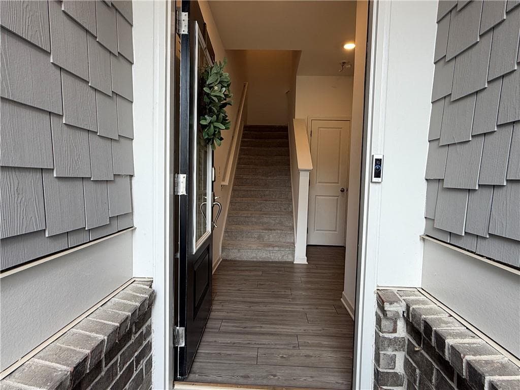 3 bedroom, 3 bathroom, 1,949 sq ft townhouse for sale at 3046 Stockholm Way, Suwanee, GA 30024 — photo 3
