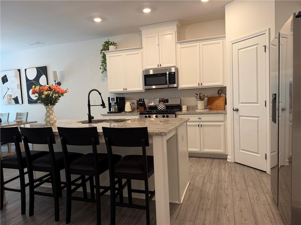 3 bedroom, 3 bathroom, 1,949 sq ft townhouse for sale at 3046 Stockholm Way, Suwanee, GA 30024 — photo 6