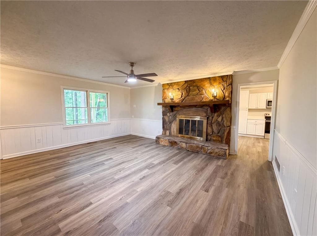 3 bedroom, 3 bathroom, 3,033 sq ft single family residence under contract at 3005 Country Walk Drive, Powder Springs, GA 30127 — photo 3
