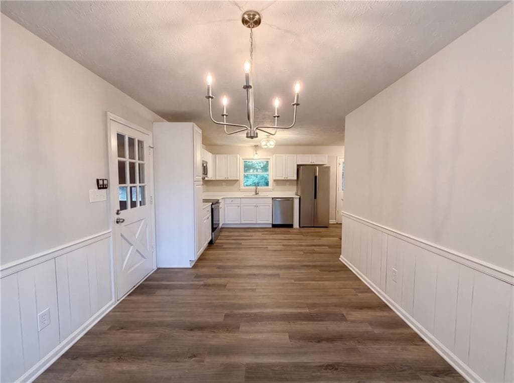 3 bedroom, 3 bathroom, 3,033 sq ft single family residence under contract at 3005 Country Walk Drive, Powder Springs, GA 30127 — photo 10