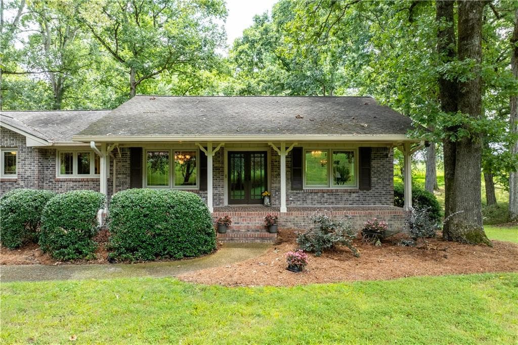 3 bedroom, 2 bathroom, 3,657 sq ft single family residence under contract at 1131 Ednaville Road, Braselton, GA 30517 — photo 5