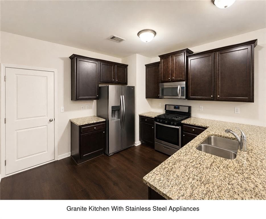 3 bedroom, 3 bathroom, 2,158 sq ft townhouse for rent at 3432 Castleberry Village Circle, Cumming, GA 30040 for $2,200 a month — photo 6