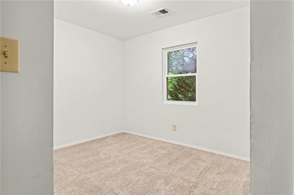3 bedroom, 2 bathroom, 1,920 sq ft single family residence for sale at 784 Beaver Lake Drive, Ellijay, GA 30540 — photo 4