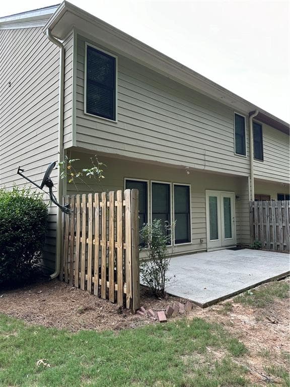 3 bedroom, 3 bathroom, 1,677 sq ft townhouse for rent at 1465 Winshire Cove, Alpharetta, GA 30004 for $2,600 a month — photo 3