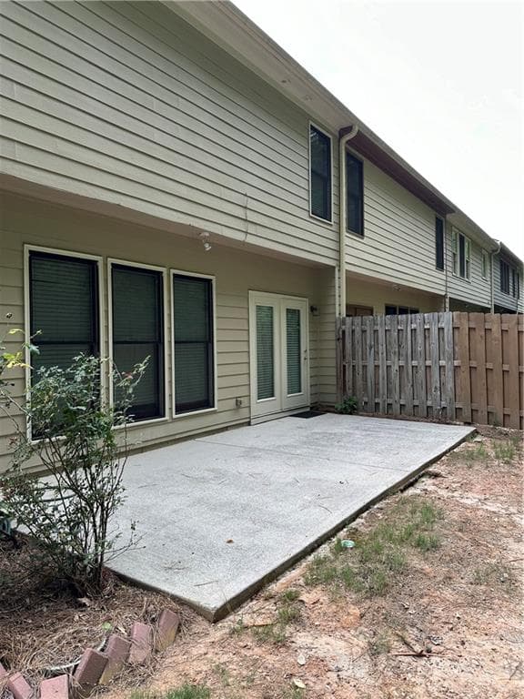 3 bedroom, 3 bathroom, 1,677 sq ft townhouse for rent at 1465 Winshire Cove, Alpharetta, GA 30004 for $2,600 a month — photo 4