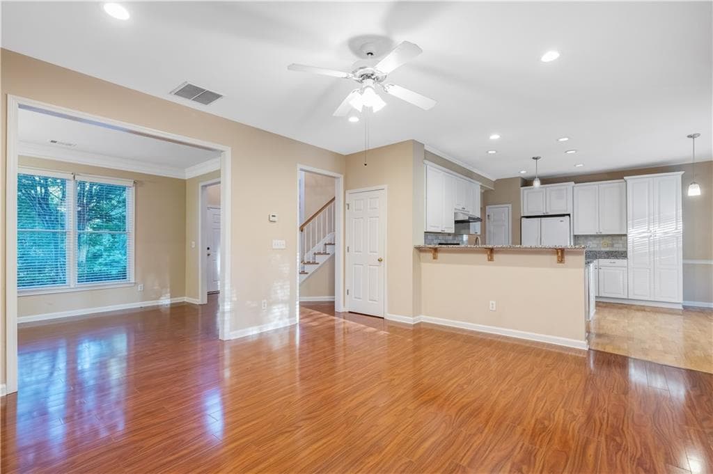 4 bedroom, 3 bathroom, 2,376 sq ft single family residence for sale at 4310 canterbury walk Drive, Duluth, GA 30097 — photo 5