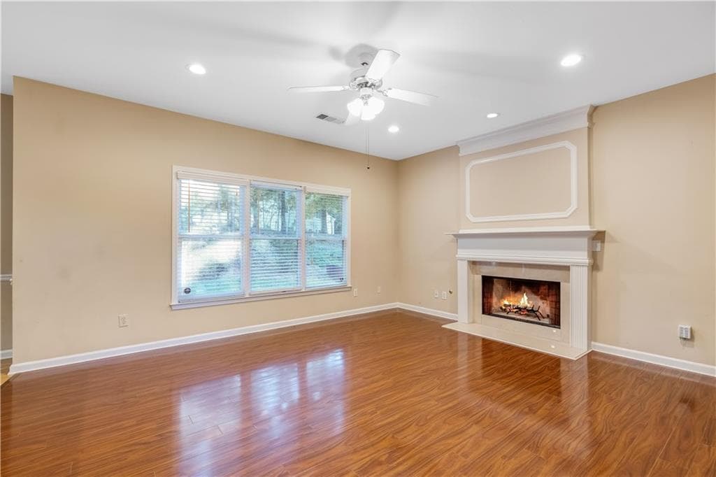 4 bedroom, 3 bathroom, 2,376 sq ft single family residence for sale at 4310 canterbury walk Drive, Duluth, GA 30097 — photo 6