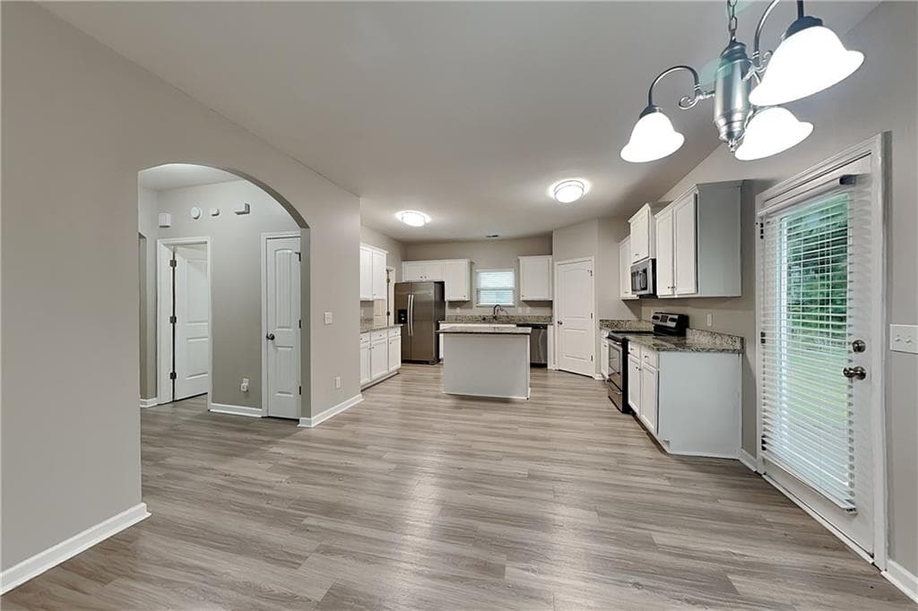 5 bedroom, 3 bathroom, 2,492 sq ft single family residence for rent at 119 Spring Forrest Lane, Dallas, GA 30157 for $2,200 a month — photo 5