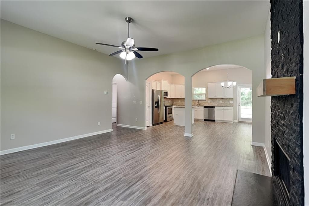 4 bedroom, 3 bathroom, 1,908 sq ft single family residence for rent at 288 Stable View Loop, Dallas, GA 30132 for $2,175 a month — photo 3
