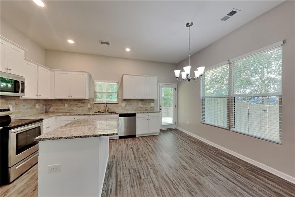 4 bedroom, 3 bathroom, 1,908 sq ft single family residence for rent at 288 Stable View Loop, Dallas, GA 30132 for $2,175 a month — photo 4