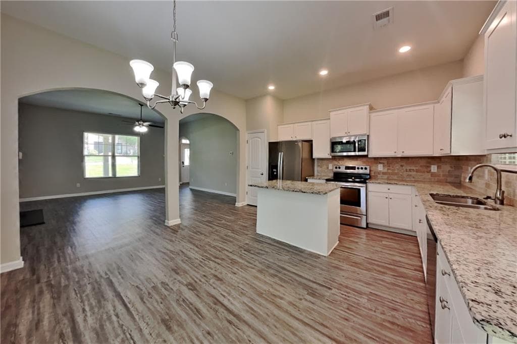 4 bedroom, 3 bathroom, 1,908 sq ft single family residence for rent at 288 Stable View Loop, Dallas, GA 30132 for $2,175 a month — photo 5