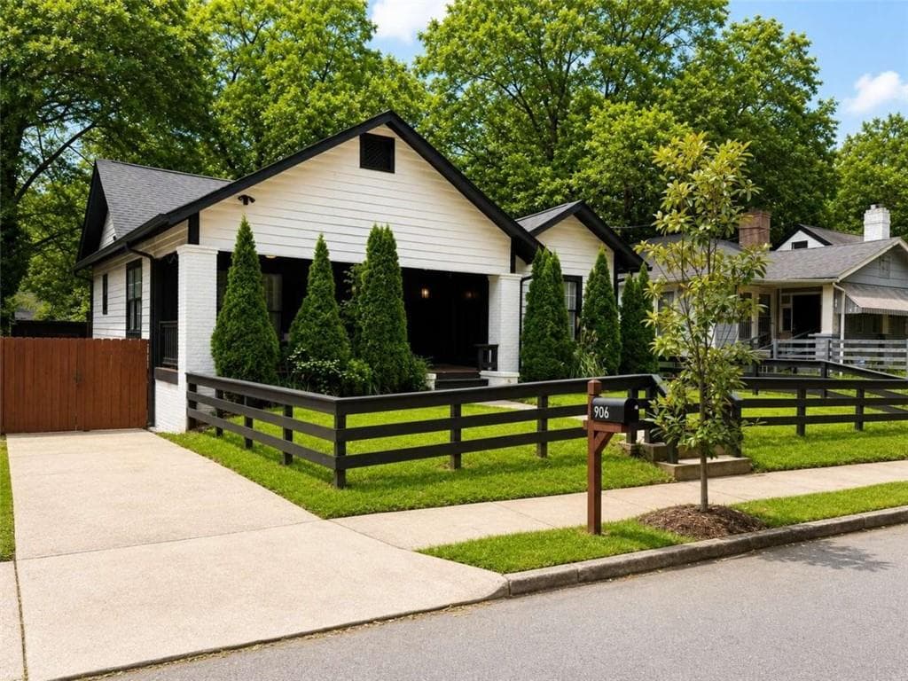 3 bedroom, 2 bathroom, 1,509 sq ft single family residence for rent at 906 Westmont Road, Atlanta, GA 30311 for $2,500 a month — photo 3