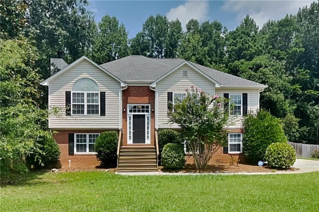 5 bedroom, 3 bathroom, 2,558 sq ft single family residence for rent at 2590 Track Way, Dacula, GA 30019 for $2,250 a month — photo 1 of 20