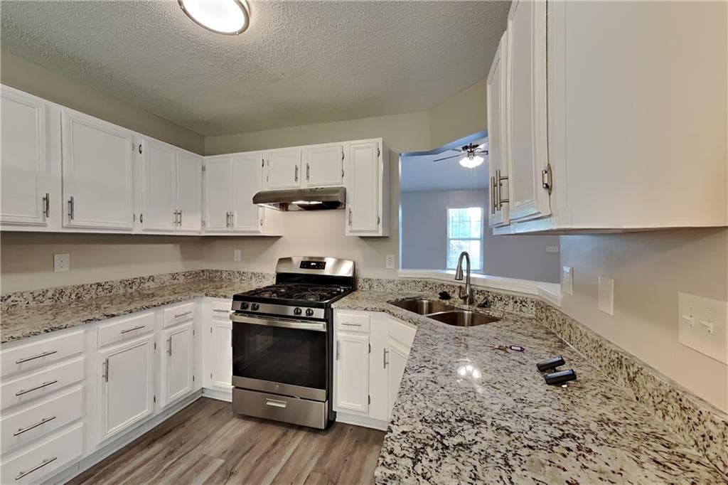 3 bedroom, 2 bathroom, 1,552 sq ft single family residence for rent at 1732 English Ivey Lane, Kennesaw, GA 30144 for $2,175 a month — photo 6