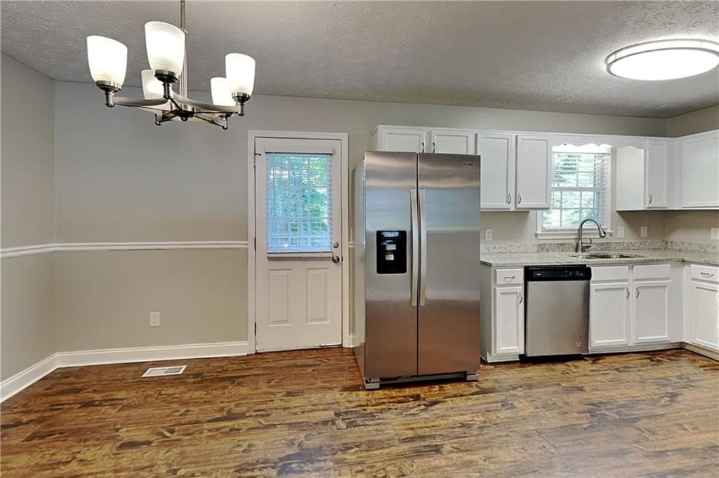 3 bedroom, 2 bathroom, 1,200 sq ft single family residence for rent at 604 Dillon Drive, Douglasville, GA 30134 for $1,675 a month — photo 4
