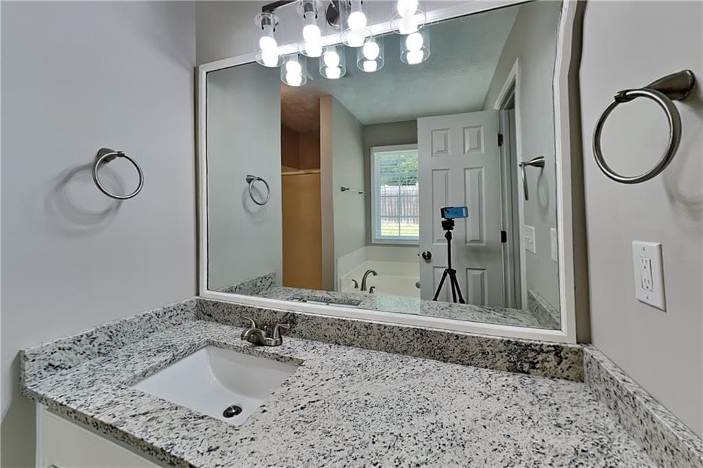 3 bedroom, 2 bathroom, 1,762 sq ft single family residence for rent at 638 Castlebrooke Way, Lawrenceville, GA 30045 for $2,050 a month — photo 9