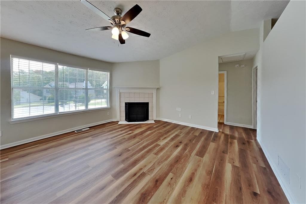 4 bedroom, 3 bathroom, 2,232 sq ft single family residence for rent at 1020 Sycamore Summit, Sugar Hill, GA 30518 for $2,250 a month — photo 3