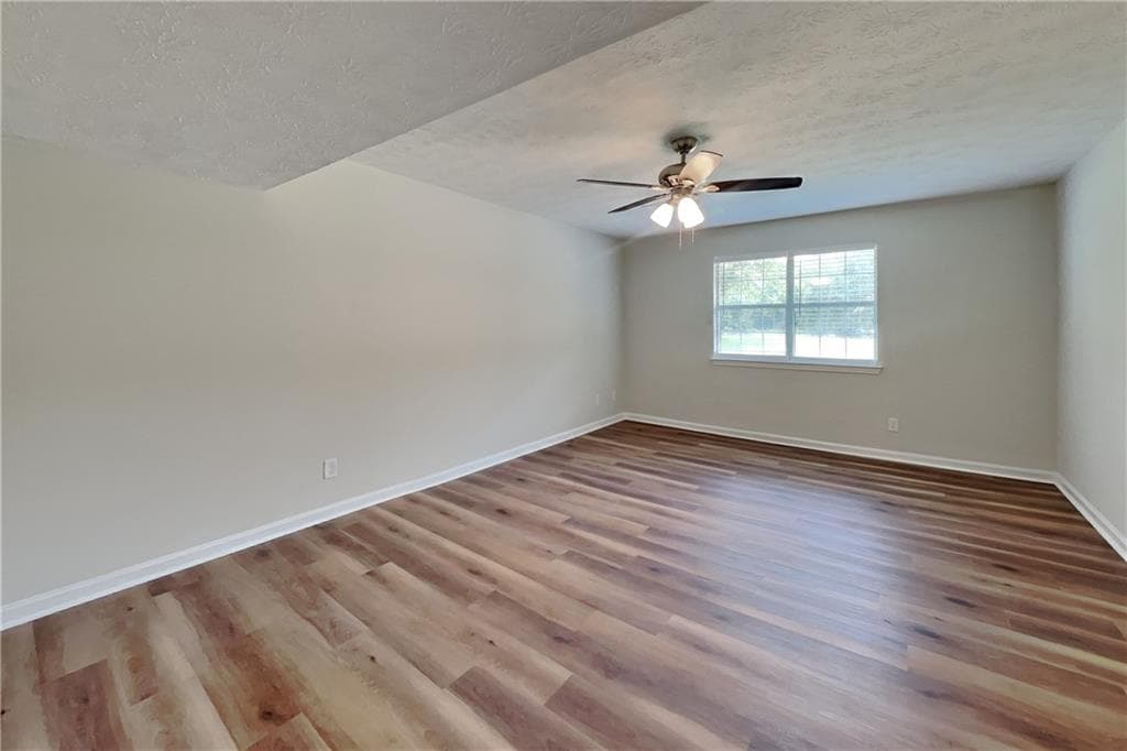 4 bedroom, 3 bathroom, 2,232 sq ft single family residence for rent at 1020 Sycamore Summit, Sugar Hill, GA 30518 for $2,250 a month — photo 9