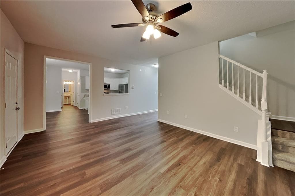4 bedroom, 3 bathroom, 2,212 sq ft single family residence for rent at 114 Tannin Court, Dallas, GA 30132 for $2,225 a month — photo 3